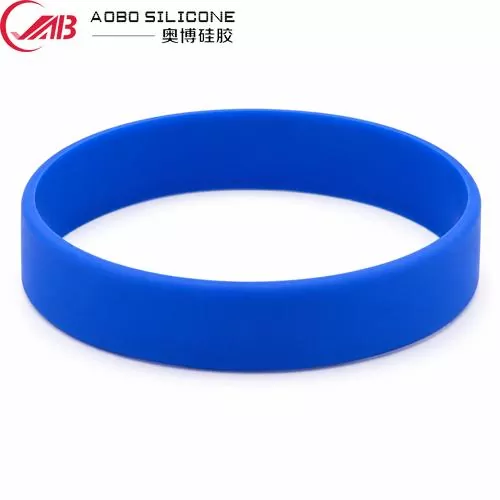 실리콘 손목 밴드: 패션과 기능성의 완벽한 조화